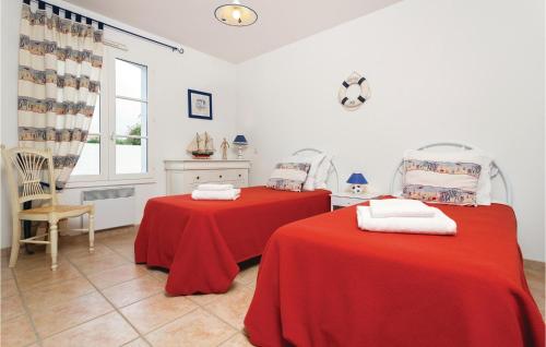 Holiday home Saint Jean de Monts 45 with Outdoor Swimmingpool