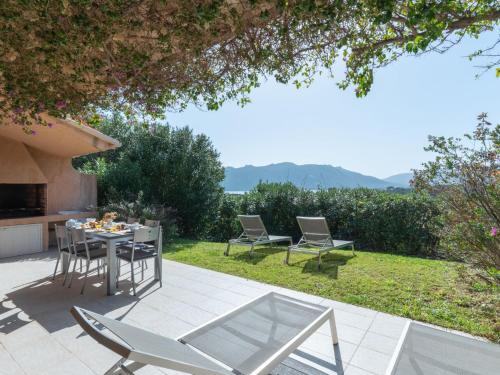 Holiday Home Santa Giulia Palace