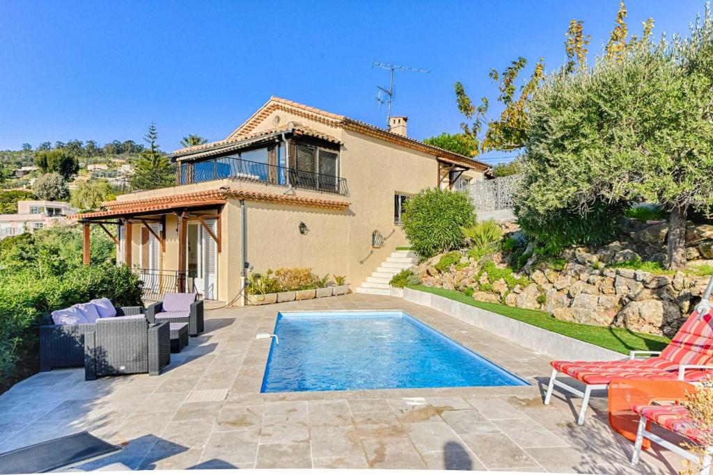 Holiday home St Jean des Mauvrets M-923