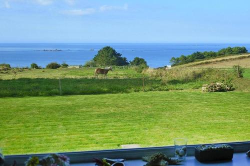 Holiday Home St- Jean-du-Doigt - BRE05377-F
