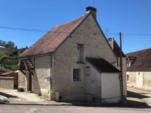 Maison de vacances Holiday Home The Old Bakery  89700 Tonnerre Bourgogne