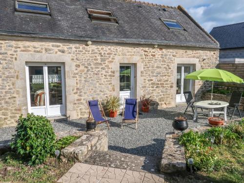 Holiday Home Ty Breiz - POE102