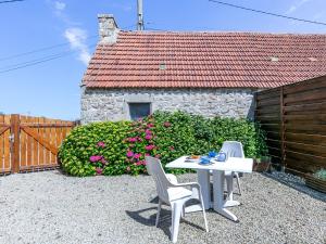Holiday Home Ty Channed - PLC226