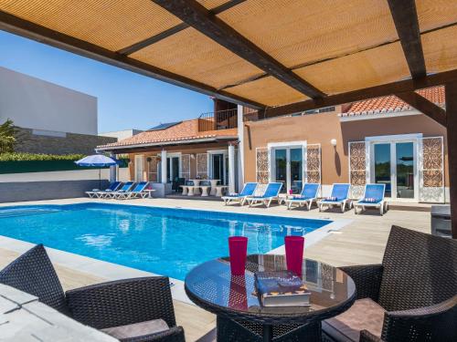 Holiday Home Villa Kambu
