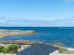 Holiday Home Villa Pieds Dans l'Eau Enez Thinic