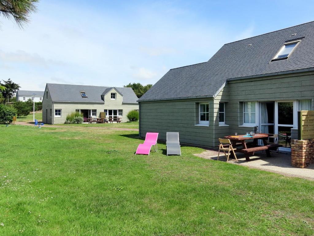 Maison de vacances Holiday Home Village des Dunes - CEZ311  50710 Créances