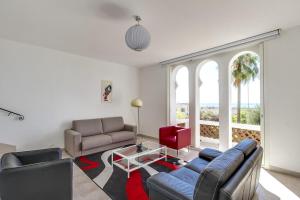 Holiday Home with beautiful Sea View