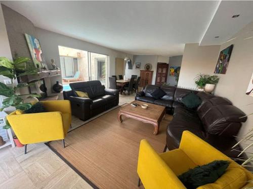 holiday home with indoor pool, Le Porge