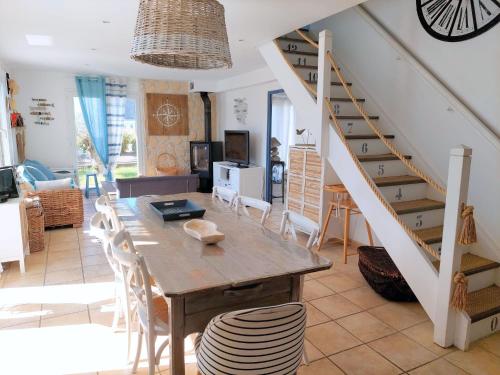 Holiday home with jacuzzi close to the beach