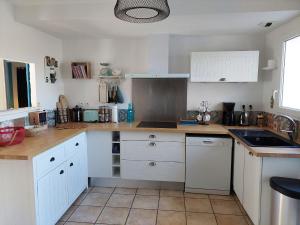 Holiday home with jacuzzi close to the beach
