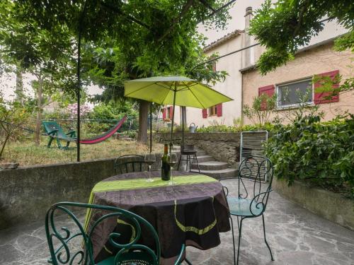 Holiday home with mezzanine between the vineyards