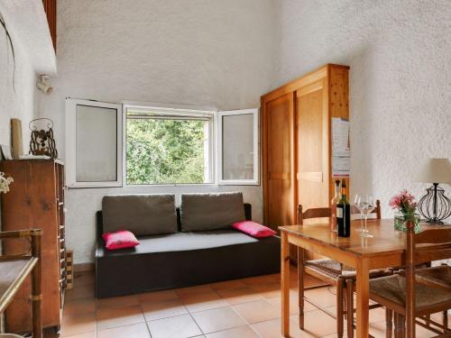 Holiday home with mezzanine between the vineyards
