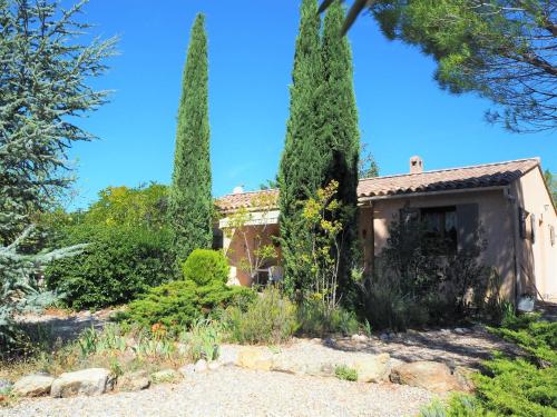 Holiday home with outdoor pool, Bédoin