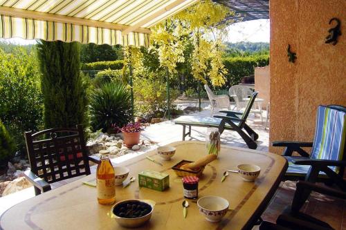 Holiday home with outdoor pool, Bédoin