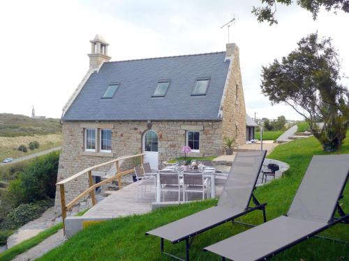 Holiday home with panoramic sea views, Plonévez-Porzay