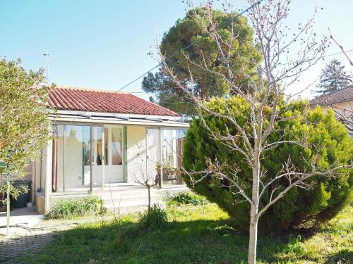 Holiday home with private garden, Villes-sur-Auzon