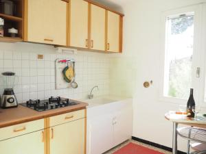 Holiday home with private garden, Villes-sur-Auzon
