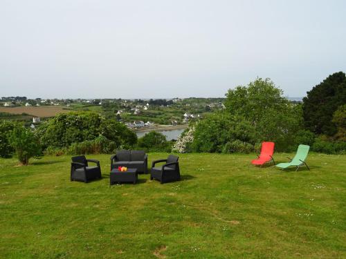 Holiday home with sea view, Plougasnou