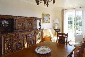 Holiday home with sea view, Plouhinec