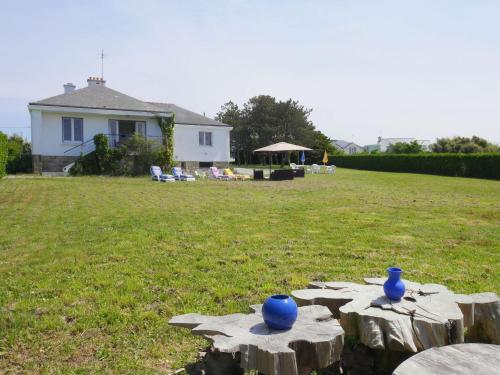 Holiday home with sea views, Lampaul-Plouarzel