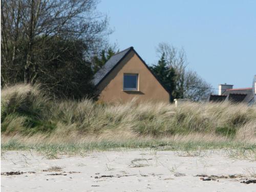 Holiday home with sea views, Plounéour-Brignogan-Plages