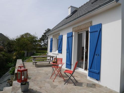 Holiday home with sea views, Roscanvel