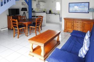 Maison de vacances Holiday home with shared pool, Erquy  22430 Erquy Bretagne