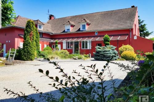Holiday home with Swim P & private bond Burgundy