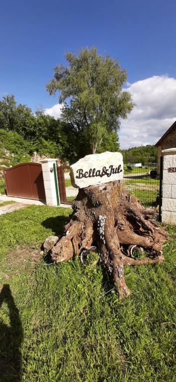 Holiday House Bella&Jul 24 Route du Minaray Lieu dit La Geyrie Basse, 24400 Bourgnac