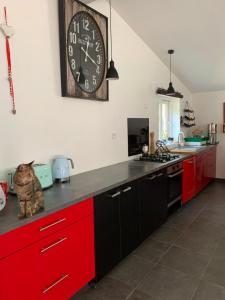 House de la Canopée with Swimming pool, Garden and WIFI