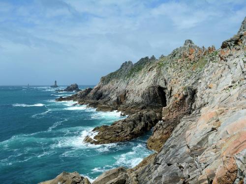 House full of charm with garden 10min from the Pointe du Raz
