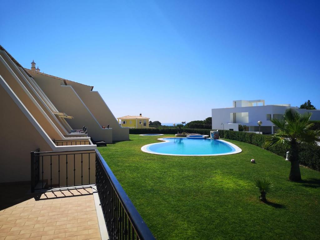 Maison de vacances House J São Rafael - By Bedzy Urbanização Vila Rosal 8200-385 Albufeira