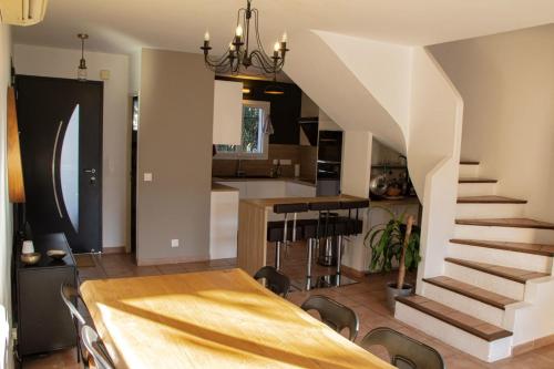 House with small pool near the center of Aix
