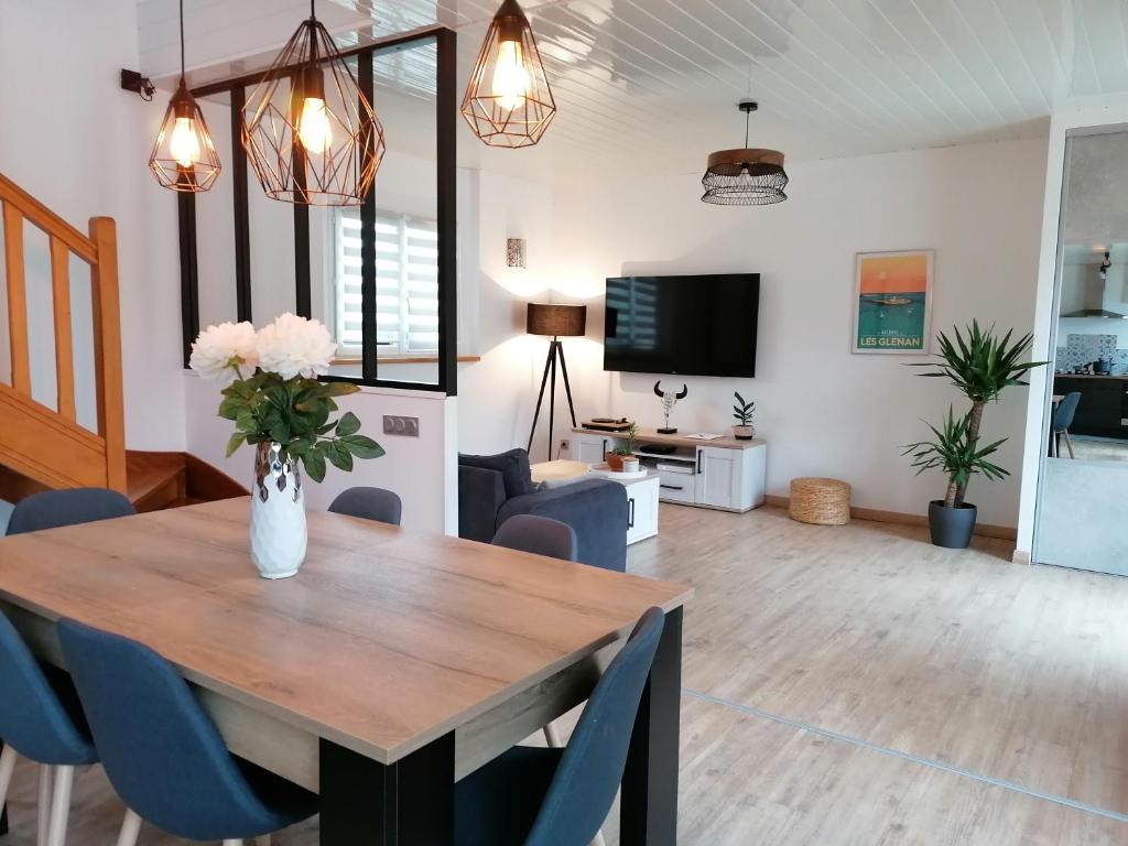 Huge Holiday Home in Lotharingen with Private Swimming Pool