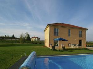 Huge Holiday Home in Lotharingen with Private Swimming Pool