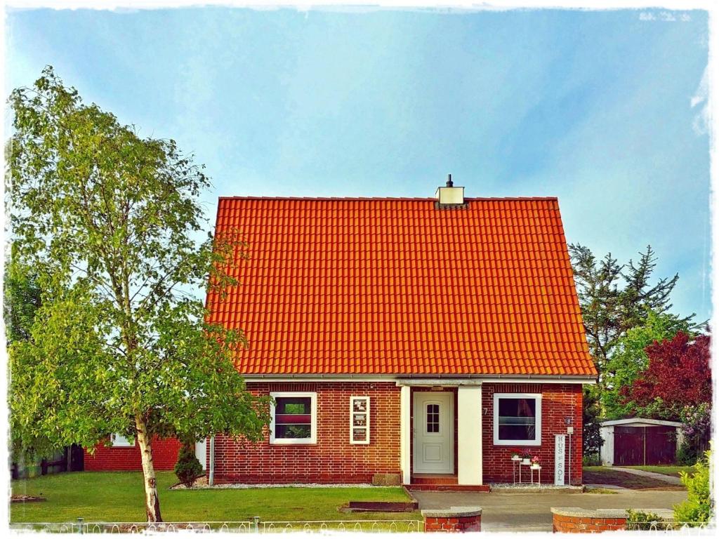 Hüs bi Söl - Haus bei Sylt Dorfstraße 7, 25923 Uphusum