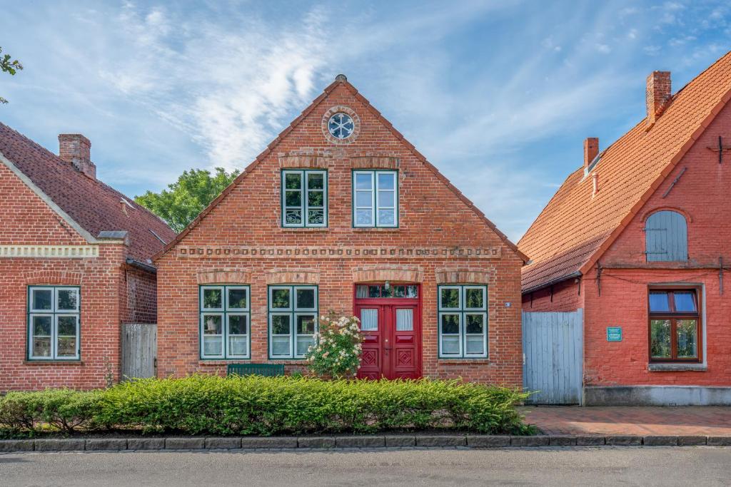 Hus rode Dör Dorfstr. 39, 25870 Oldenswort