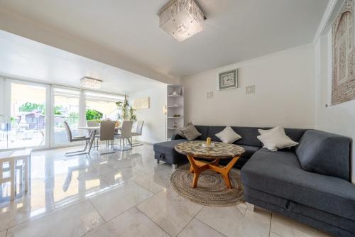 ID 5963 | Private House