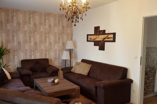 ID 6868 - Private House