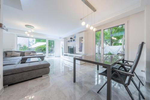 ID 7036 - Private House