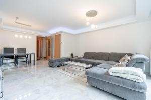 ID 7036 - Private House