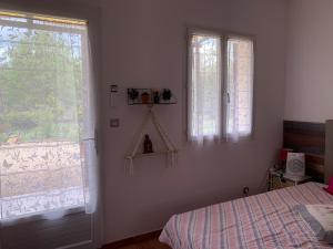 « Idabella » Studio neuf dans villa avec jardin à la campagne.