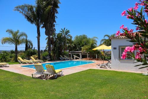 Idyllic Farm House with huge Garden for 14PAX