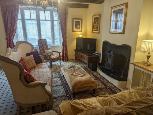 Impeccable 3-Bed House in Abzac