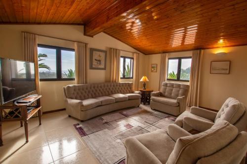 Impeccable 3 bedroom house sea view in Aljezur