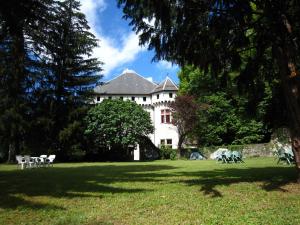 Inviting Apartment in Serrieres en Chautagne with Pool