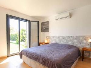 Inviting holiday home in Grimaud with private pool
