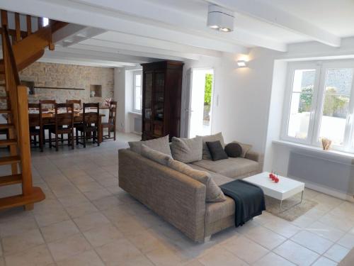 Inviting holiday home in Plogoff with fenced garden