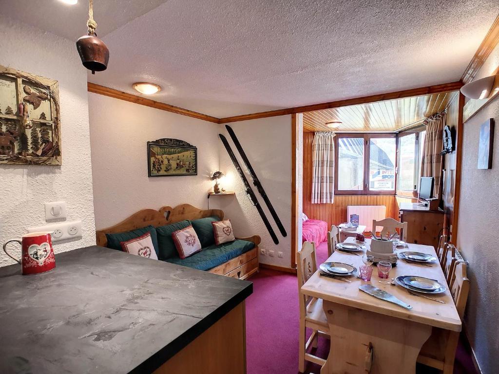 Jolie maison avec jardin 15320 Bournoncles