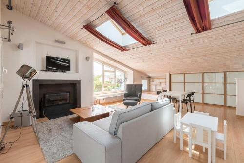 Jolie maison avec piscine intérieure et sauna